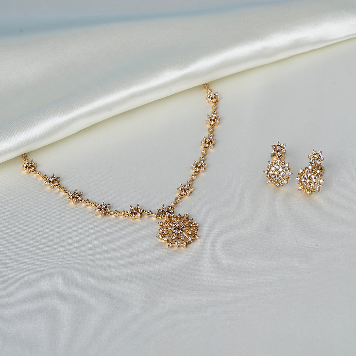 Elegant Zircon Necklace SM77321
