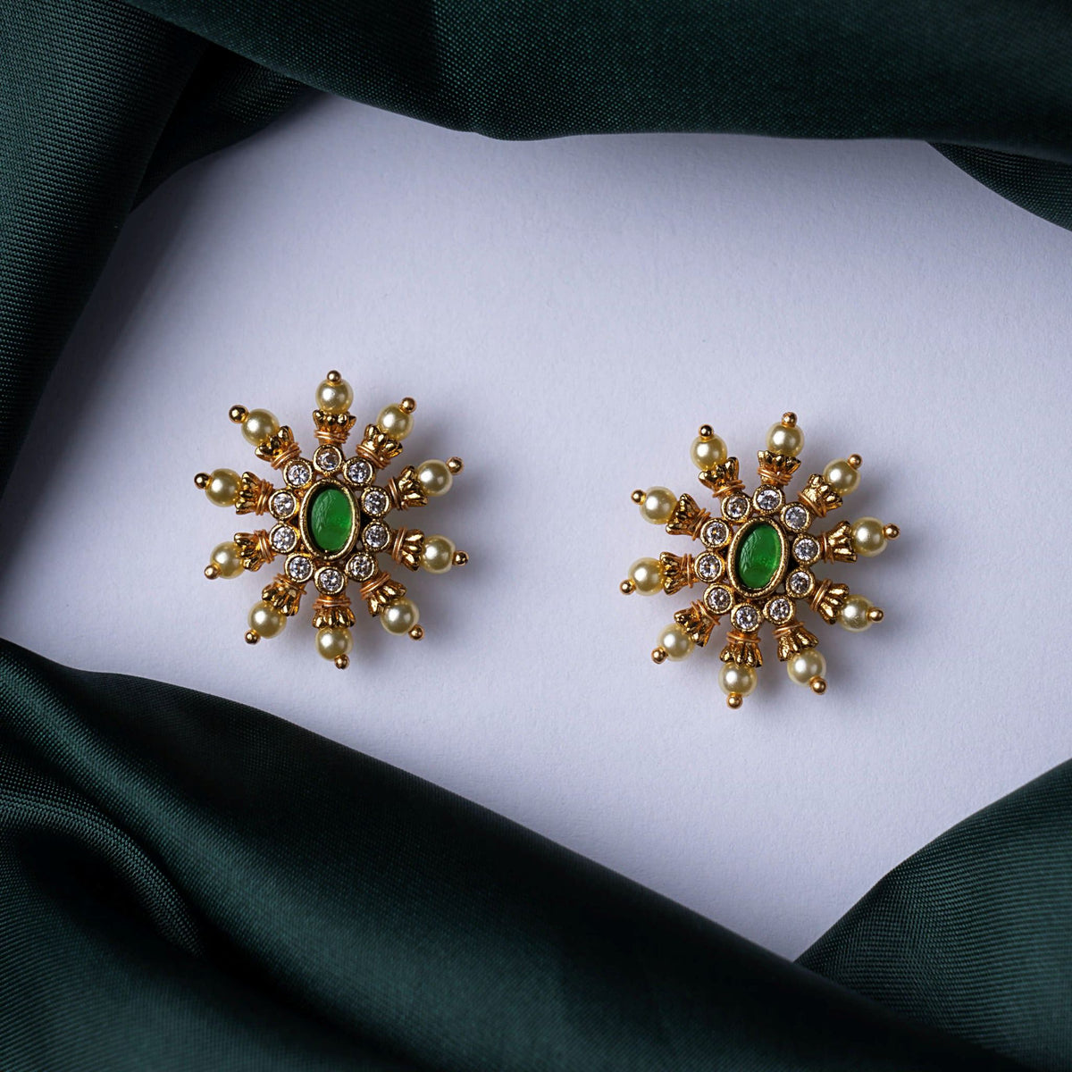 Emerald Pearl Radiance Stud