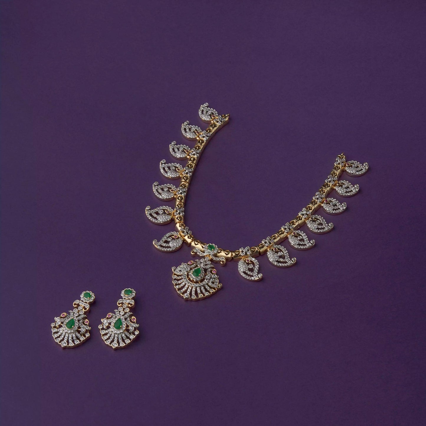 Emerald Manga Necklace SM77235