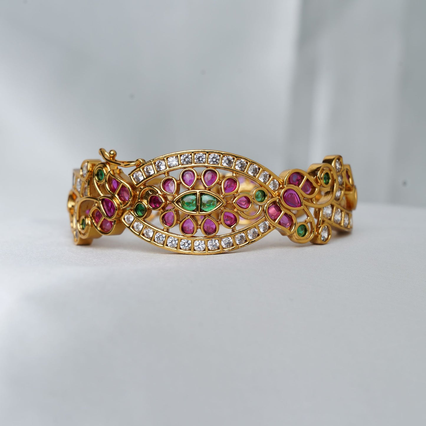 Ruby Emerald Kada SM60172