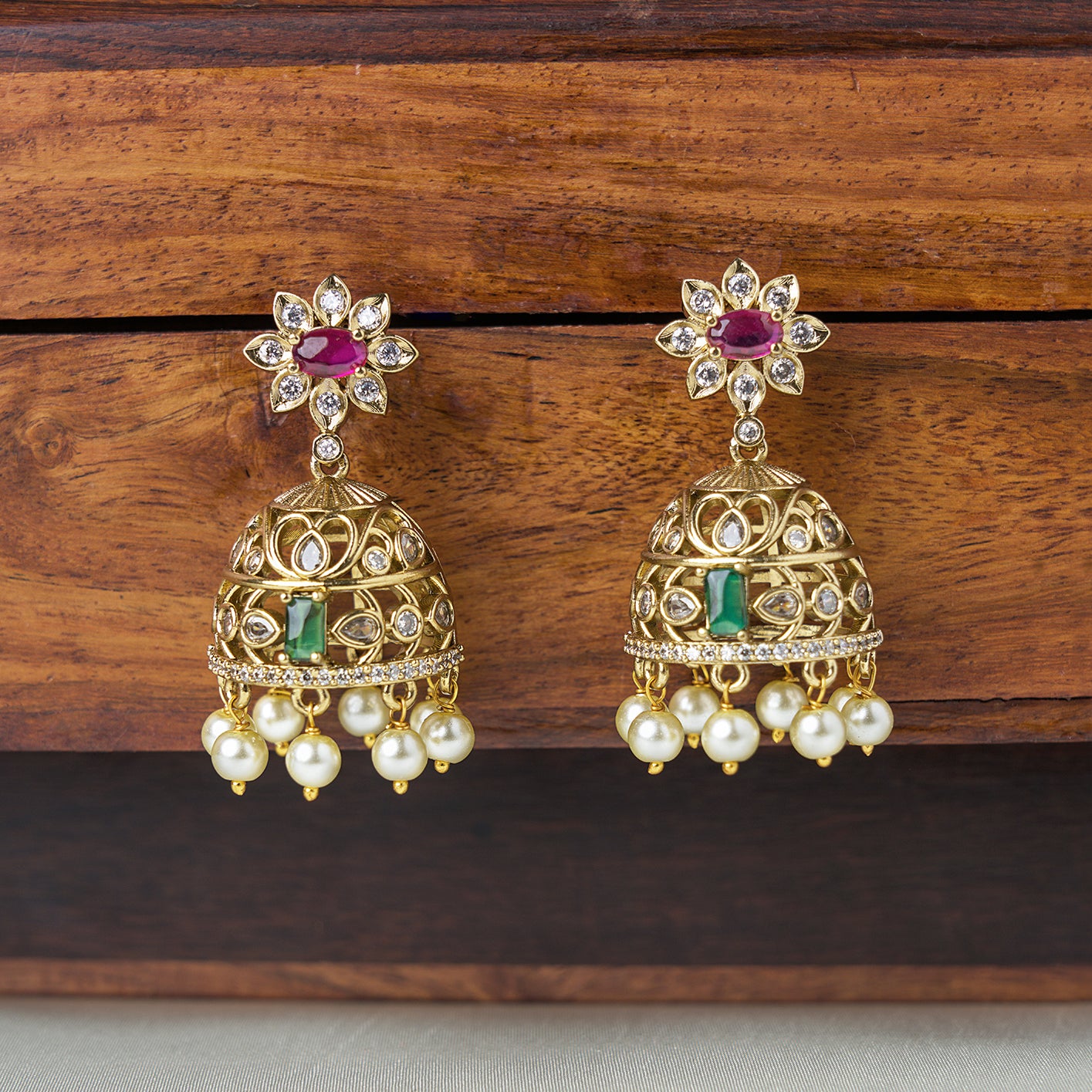 Elegant Floral Jhumka SM72305