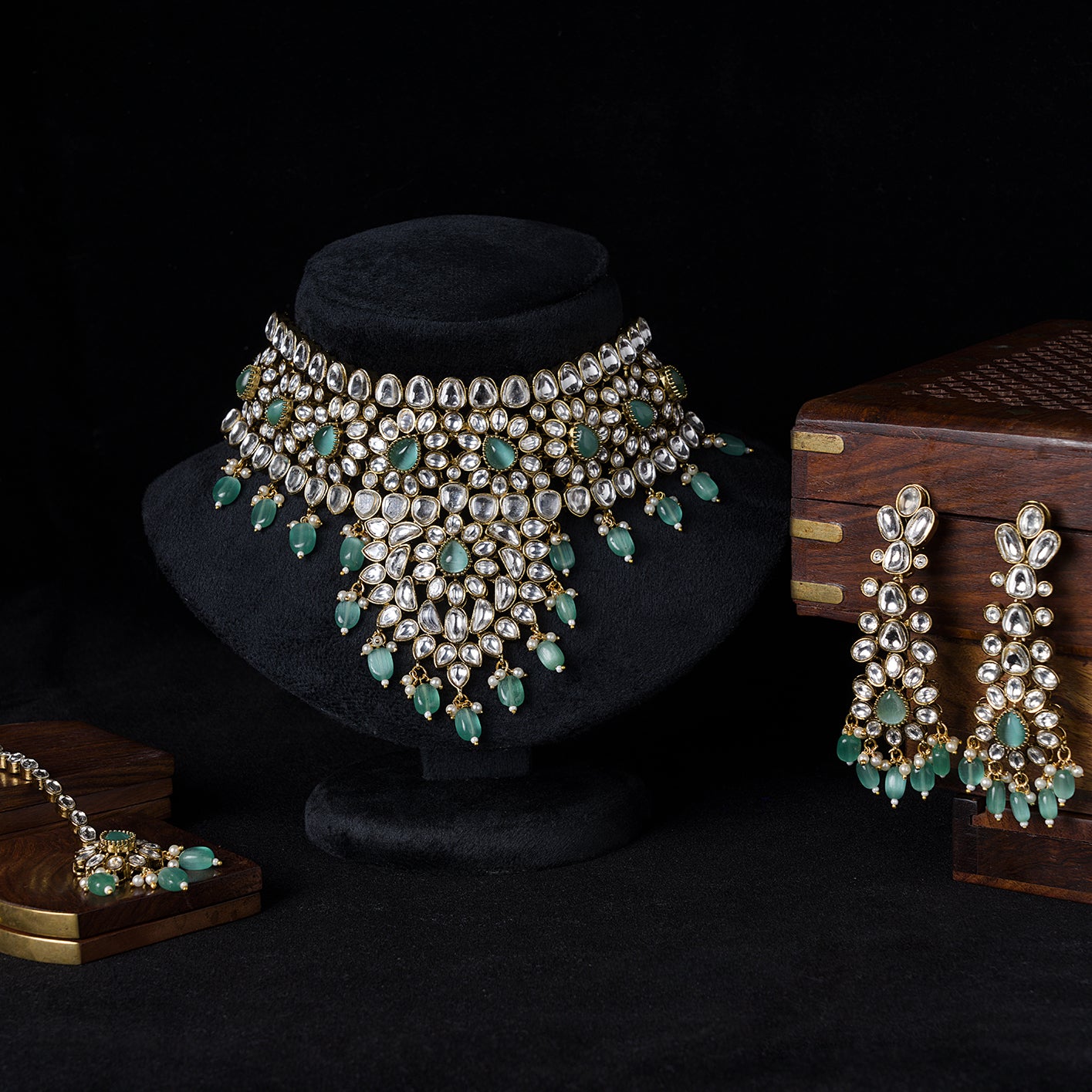 Statement Kundan Choker SM51302