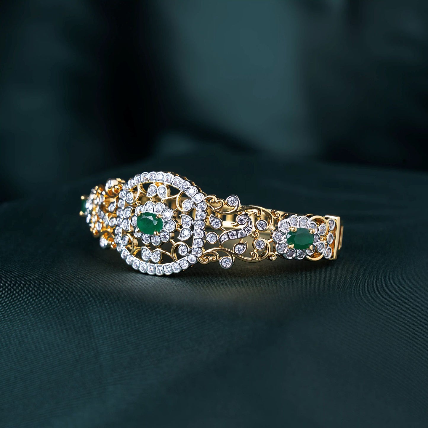 Regal Emerald Bracelet
