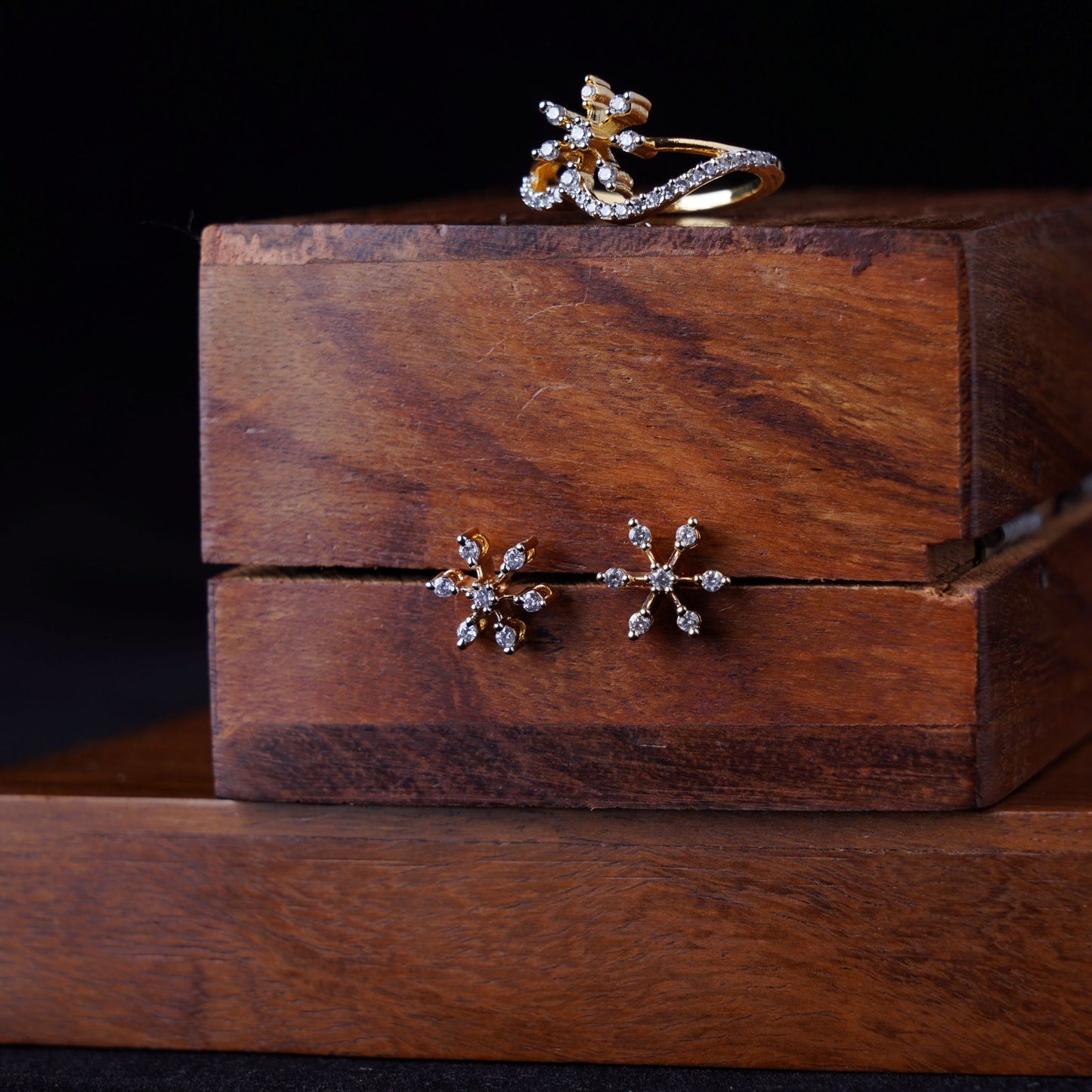 Floral Zircon Necklace