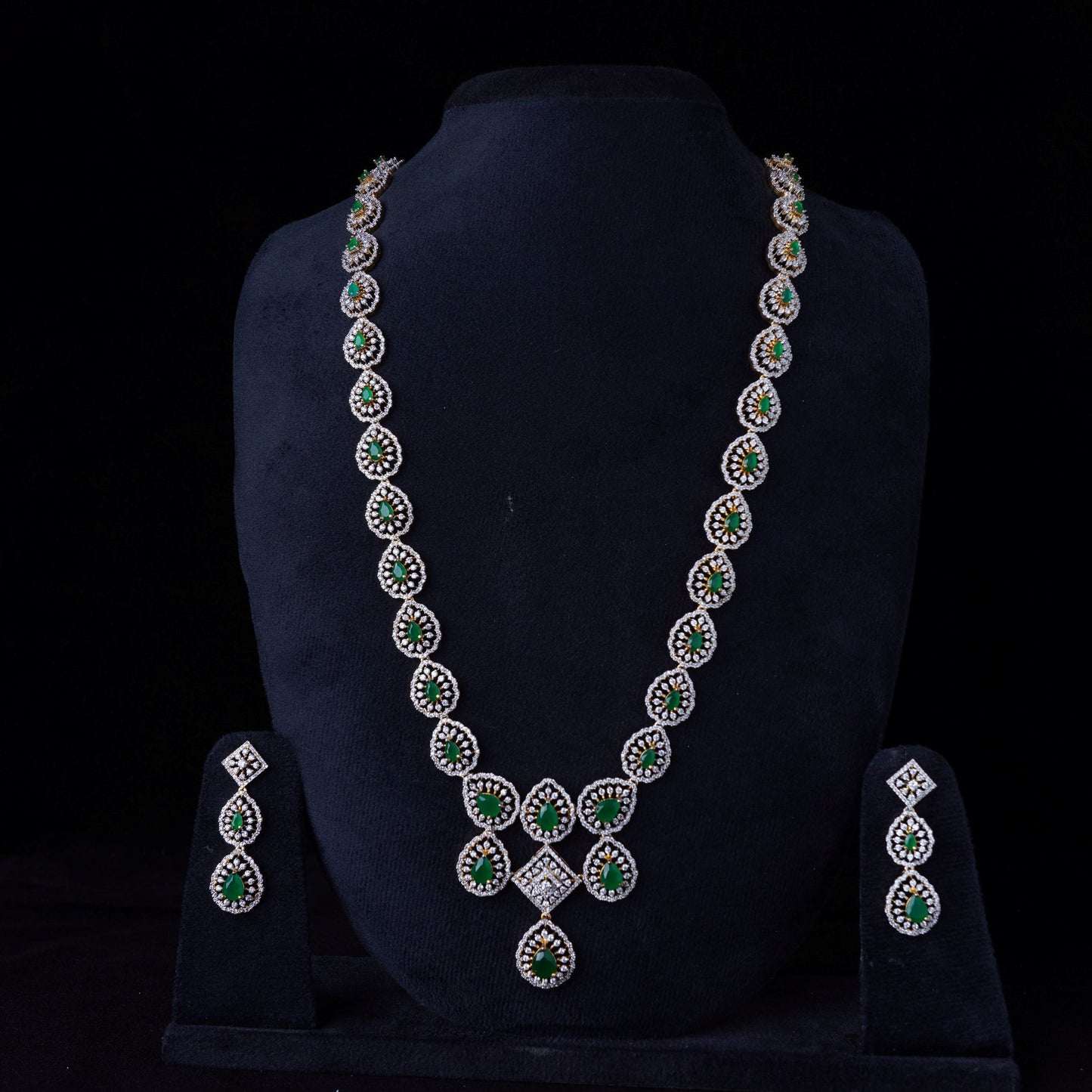 Pear Cut Emerald Statement Haaram