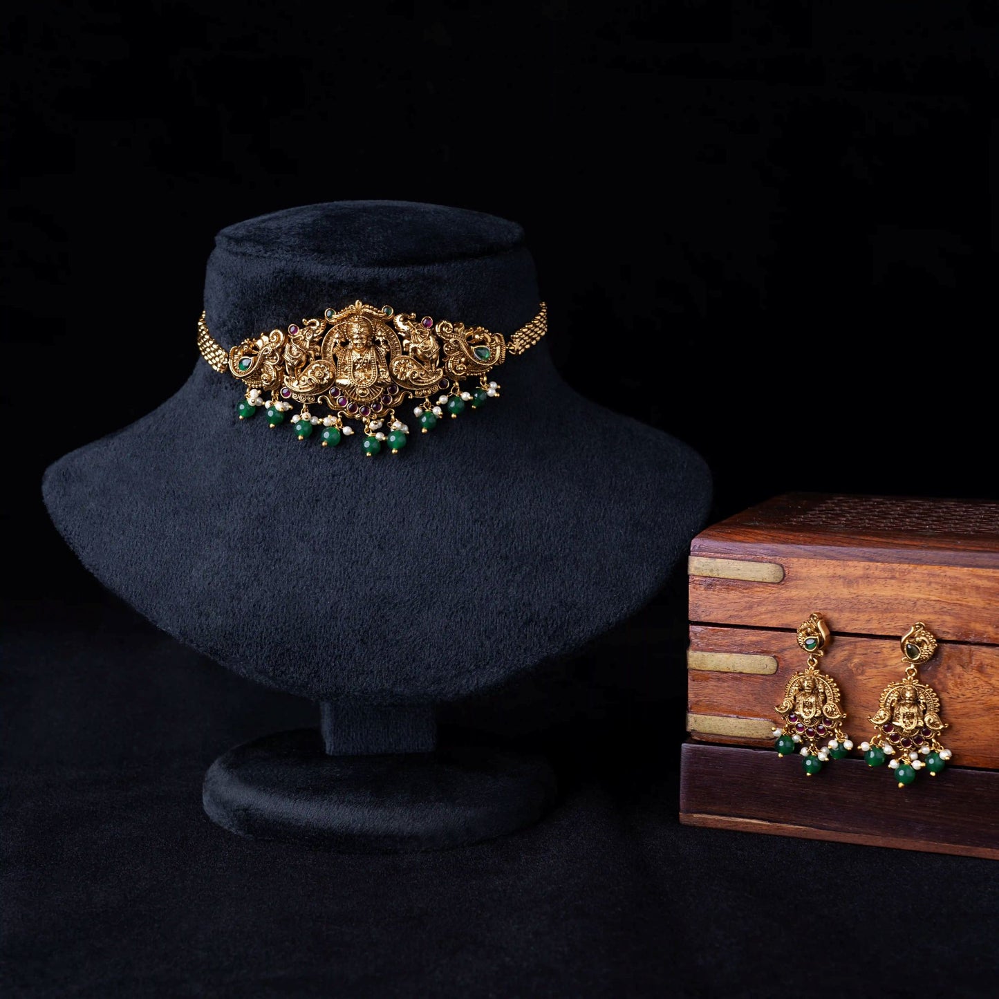 Lakshmi Choker