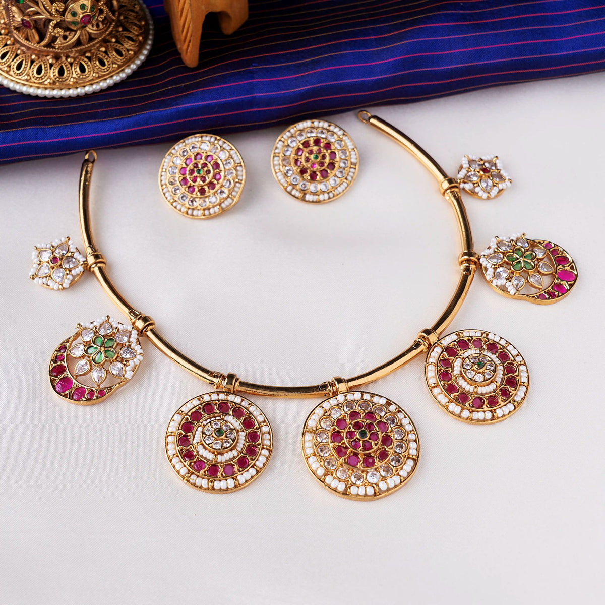 Floral Kemp Pearl Hasli Necklace