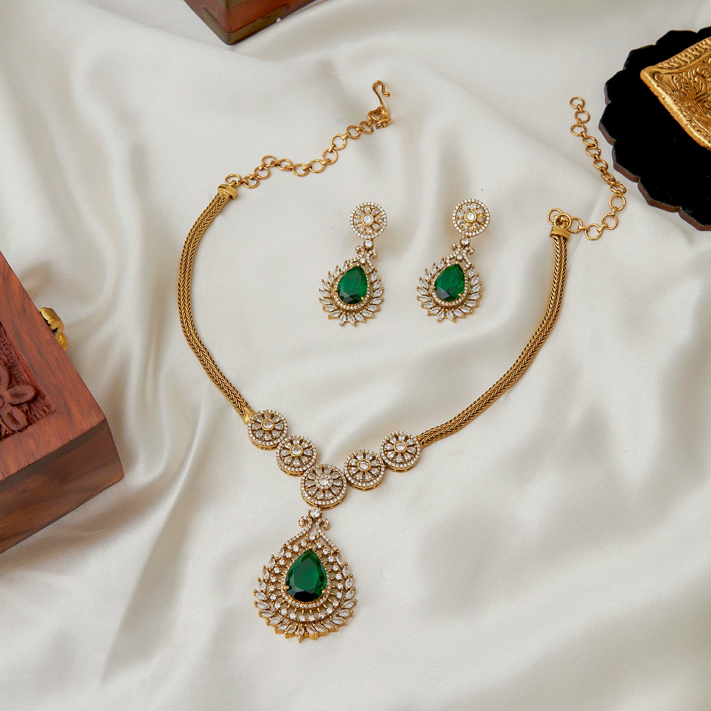 Red/Green Necklace SM77105