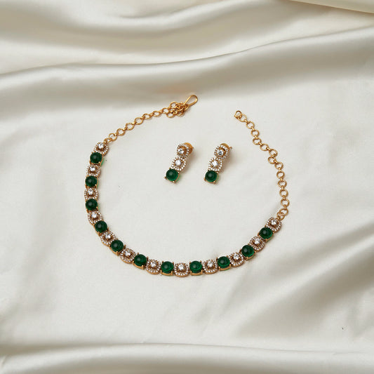 Green and White Necklace SM77208