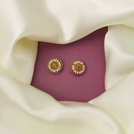 Sunburst Pearl Stud SM21127
