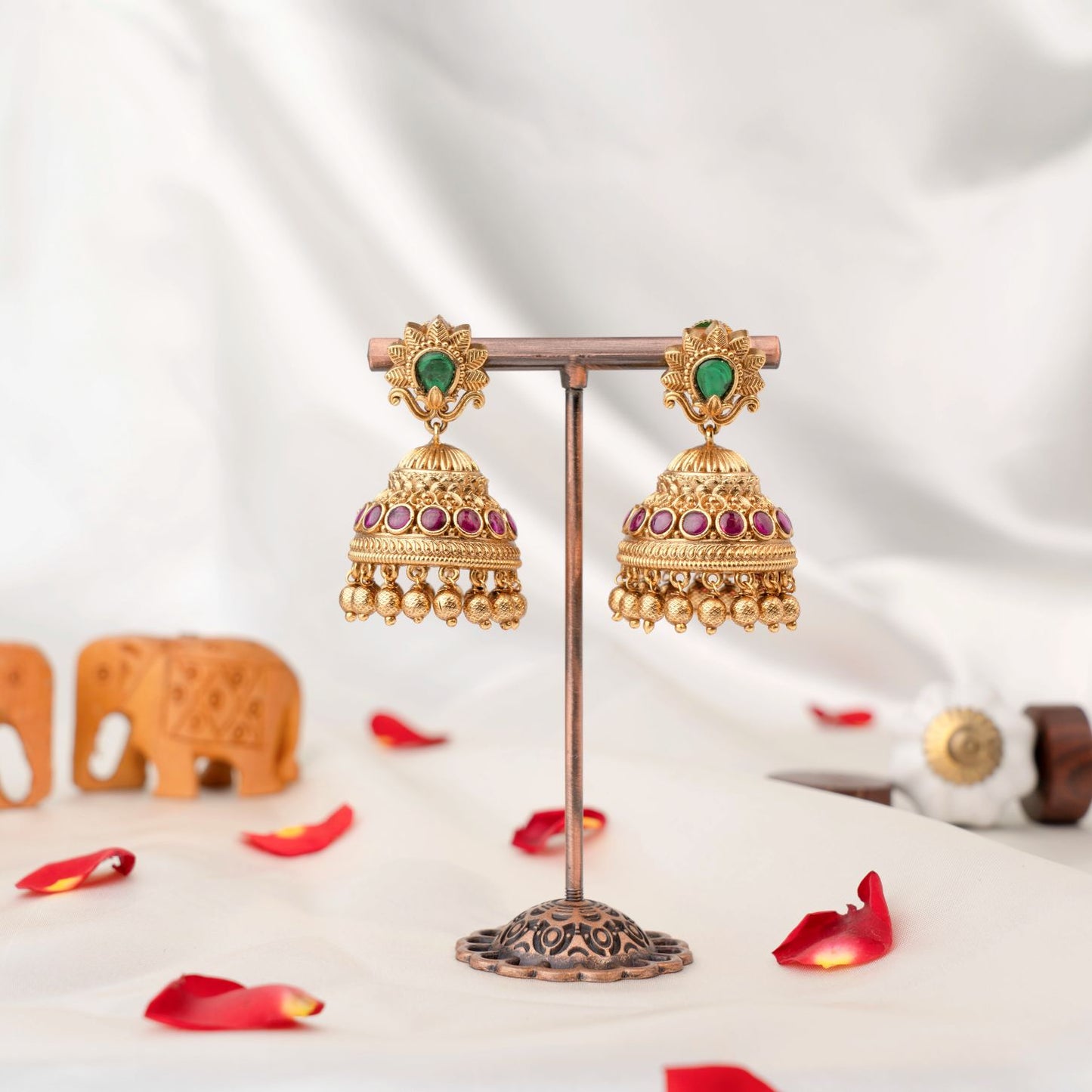 Stunning Traditional Jhumka SM72132