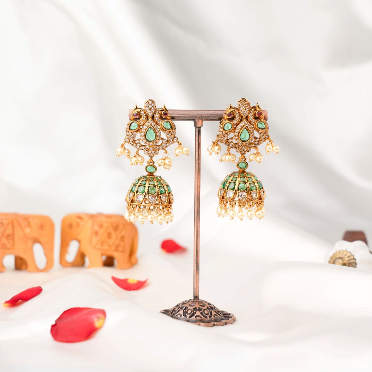 Graceful Traditional Jhumka SM72131