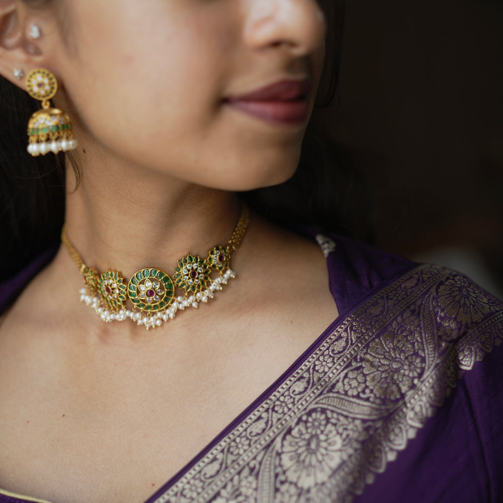 Classic Emerald Pearl Floral Choker