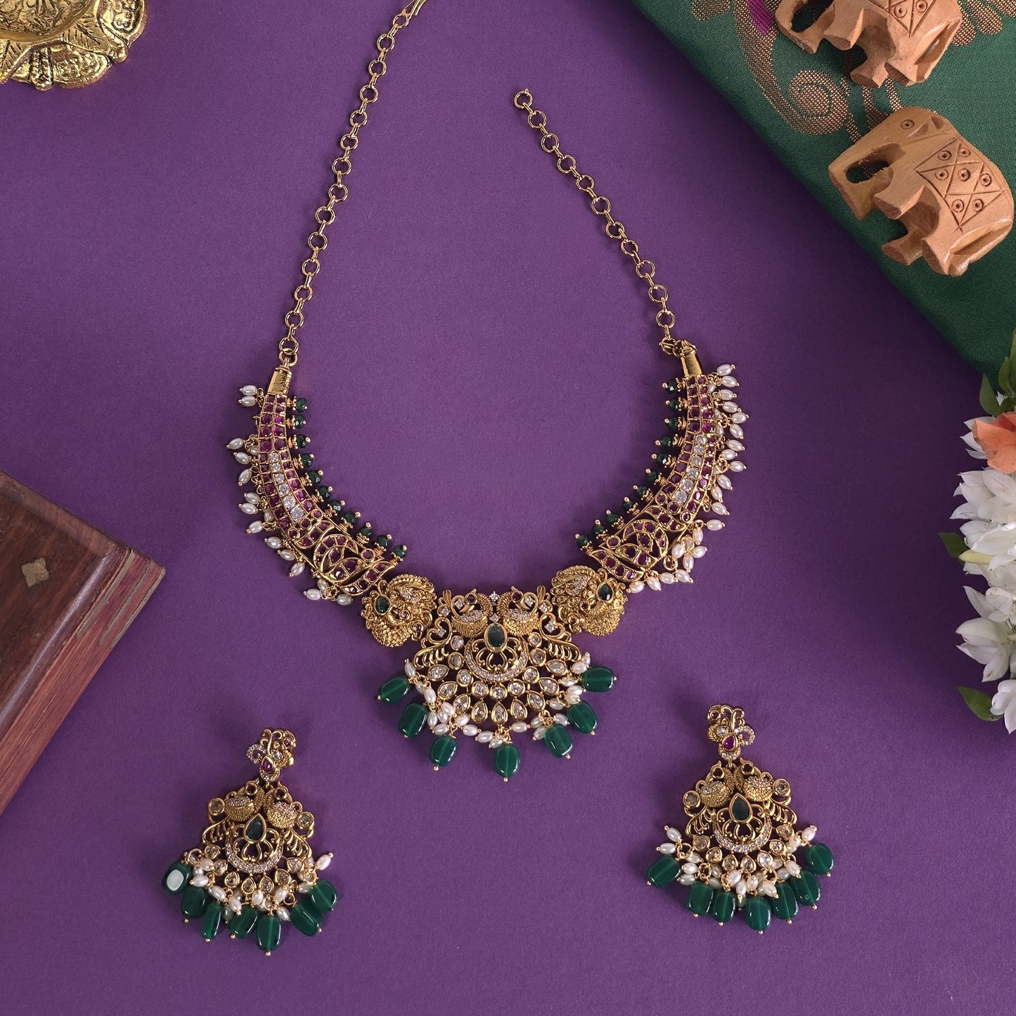 Classic Traditional Necklace SM77138