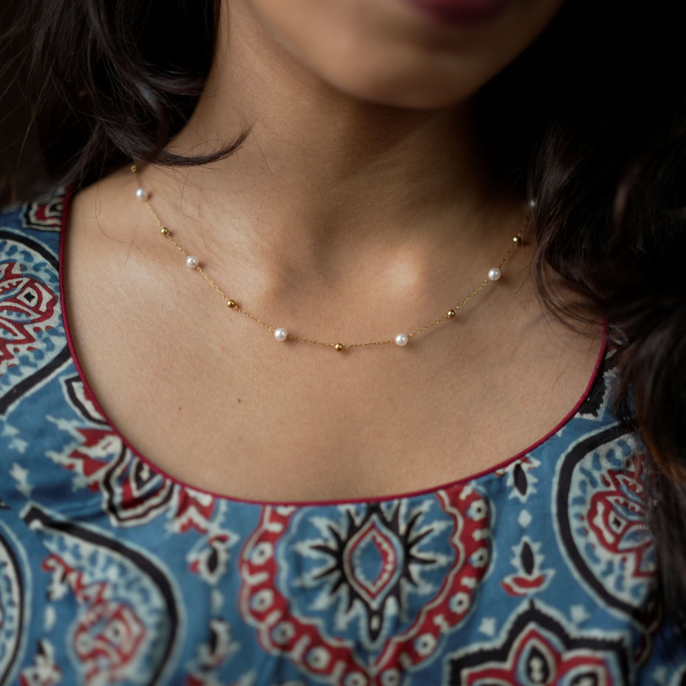 Dainty Pearl Station Chain